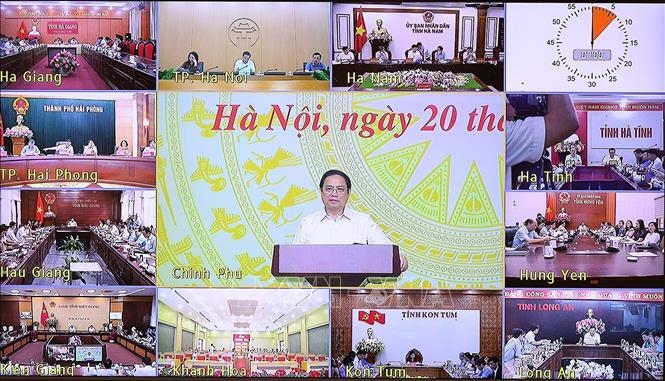 PM urges greater labour market development